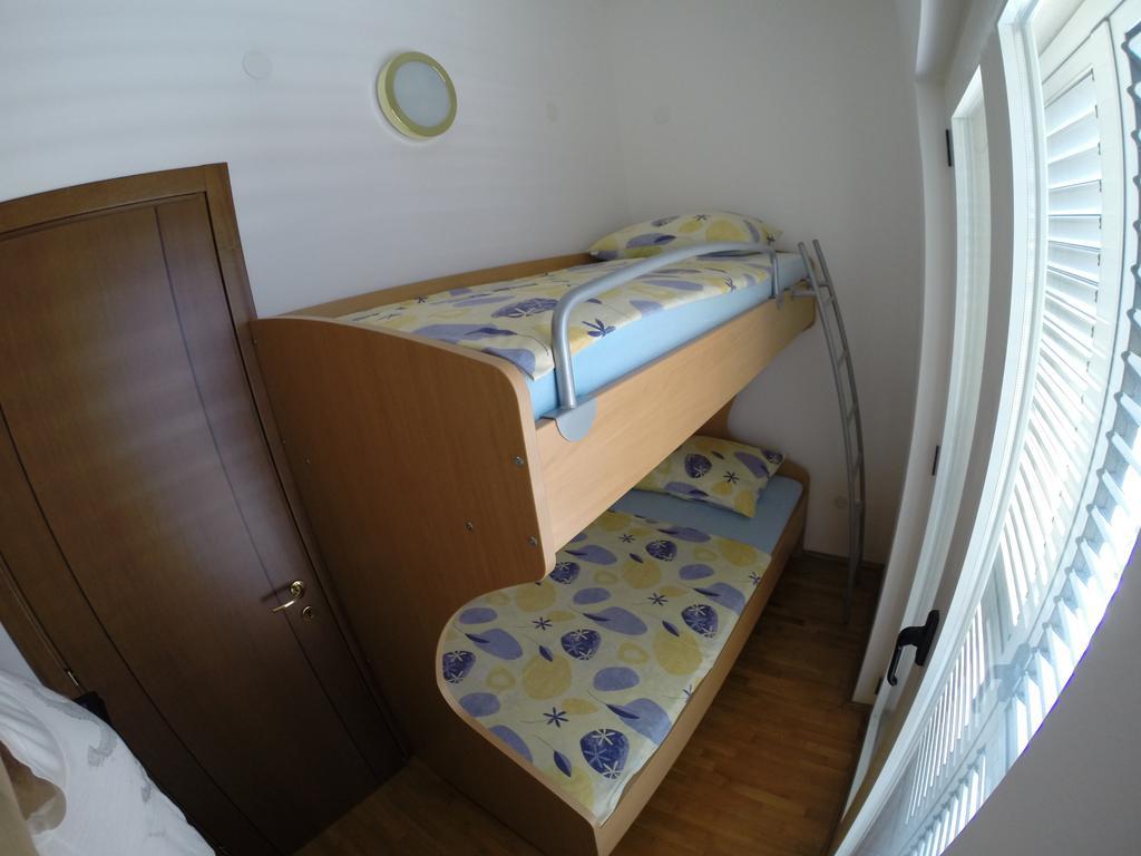 Apartments Romana สลาทิเน ห้อง รูปภาพ