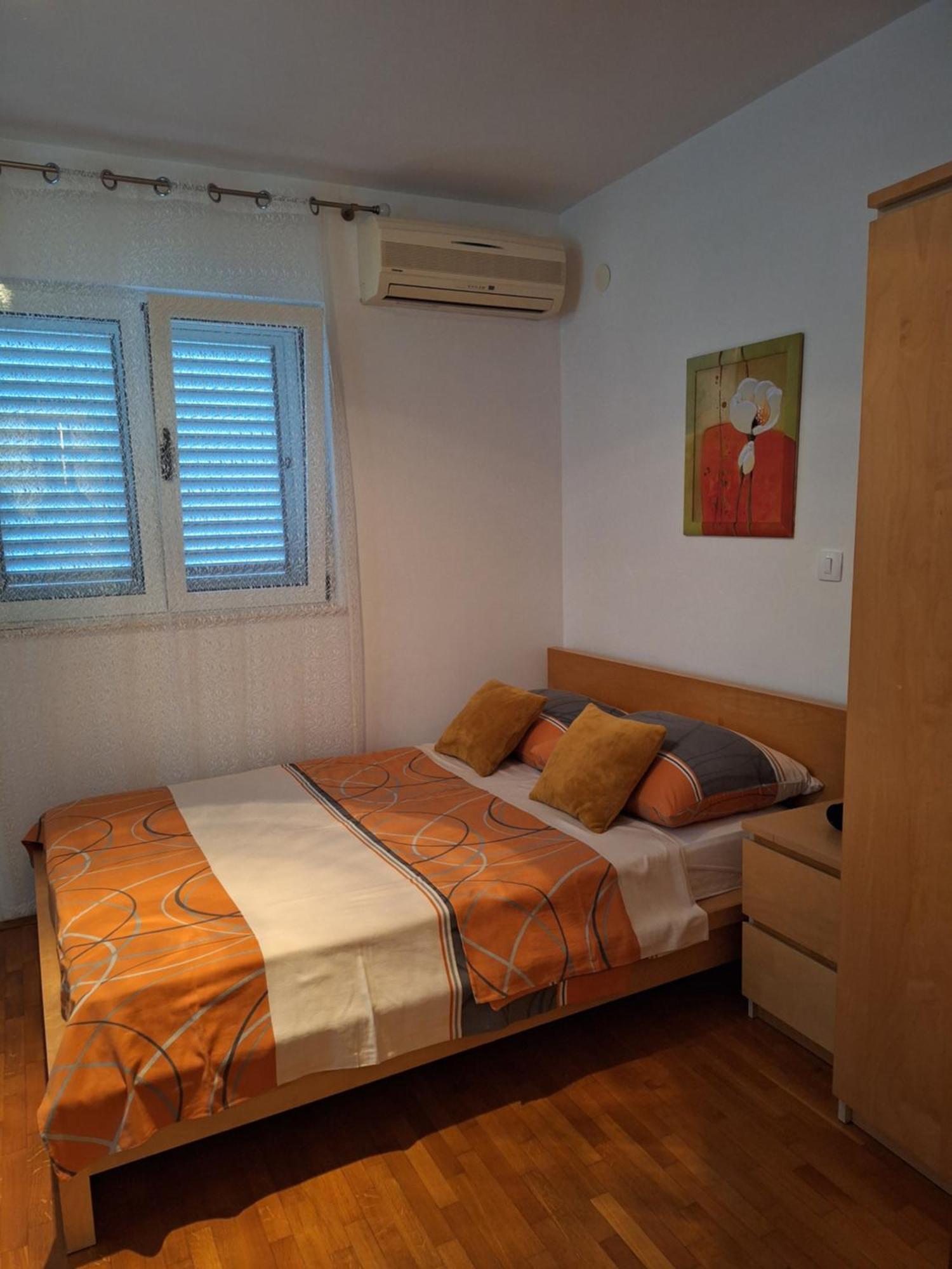 Apartments Romana สลาทิเน ภายนอก รูปภาพ