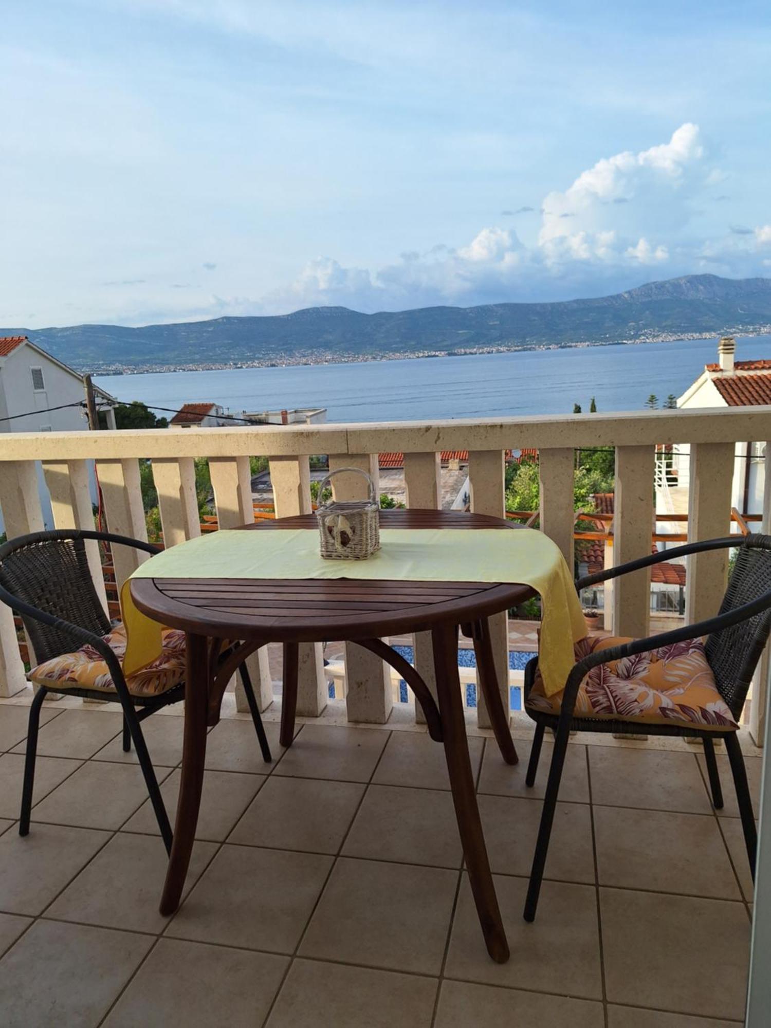 Apartments Romana สลาทิเน ภายนอก รูปภาพ