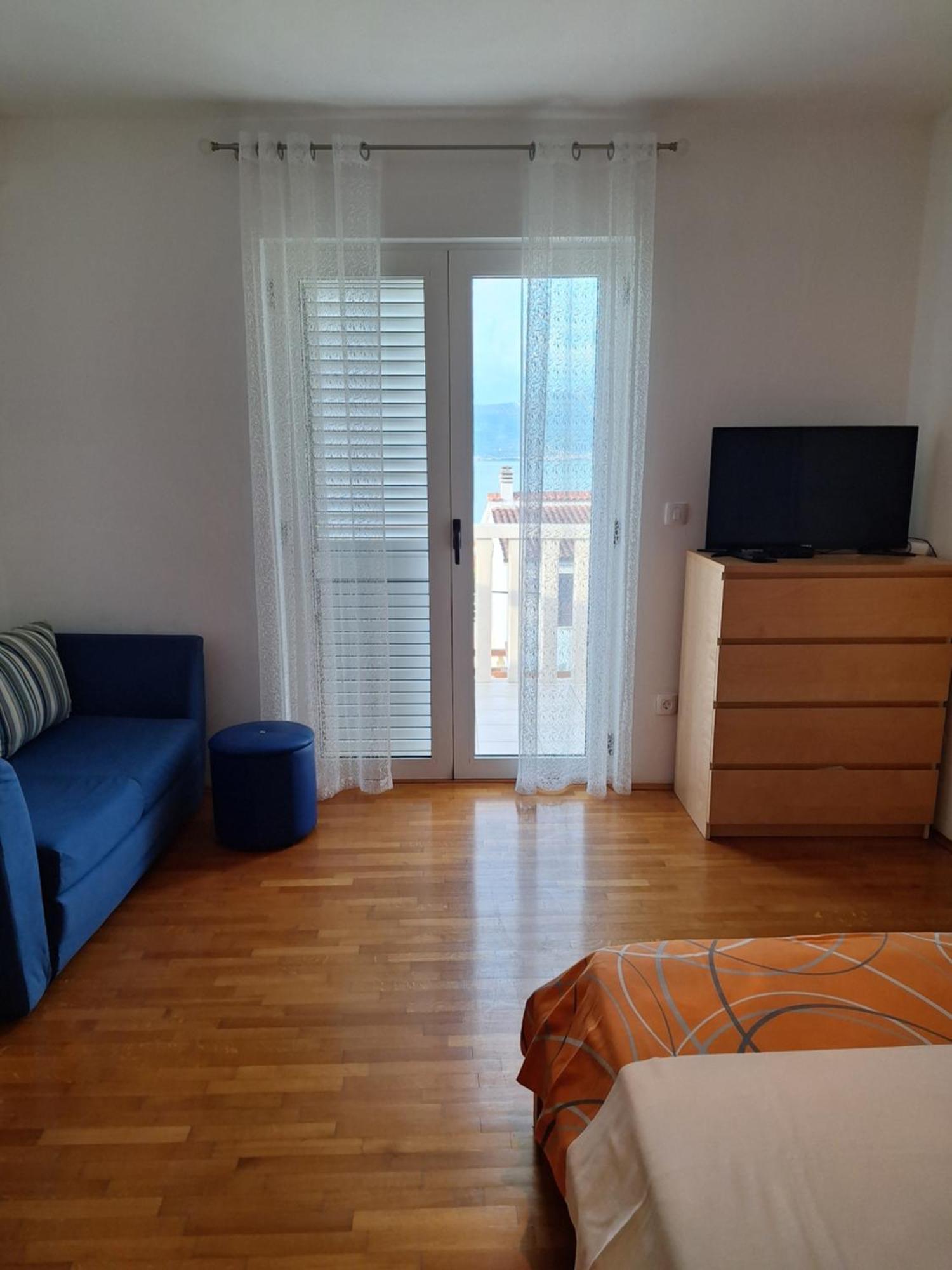 Apartments Romana สลาทิเน ภายนอก รูปภาพ