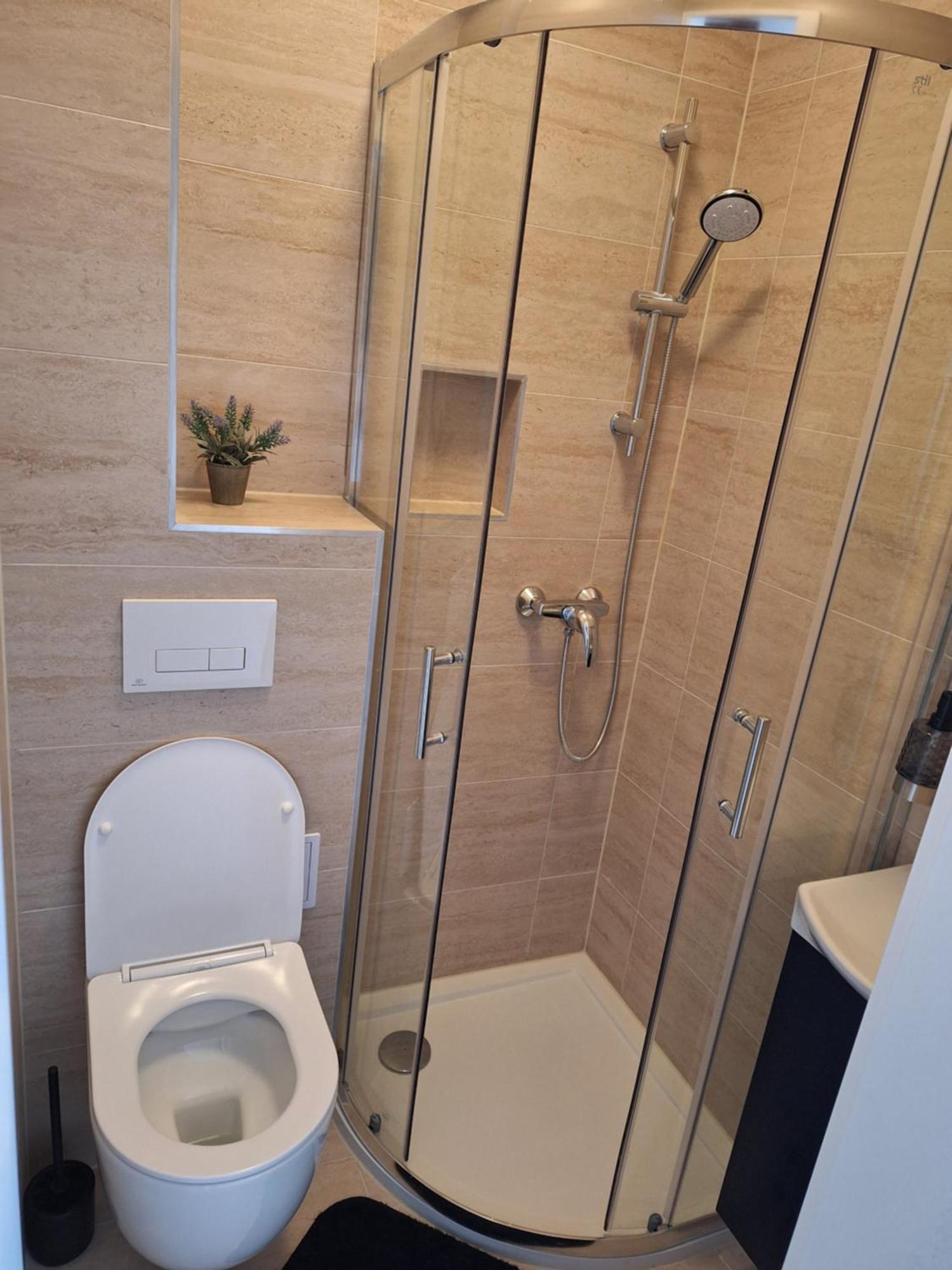 Apartments Romana สลาทิเน ภายนอก รูปภาพ