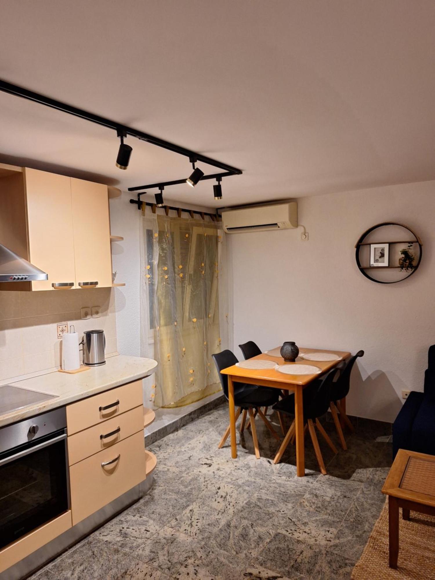 Apartments Romana สลาทิเน ภายนอก รูปภาพ
