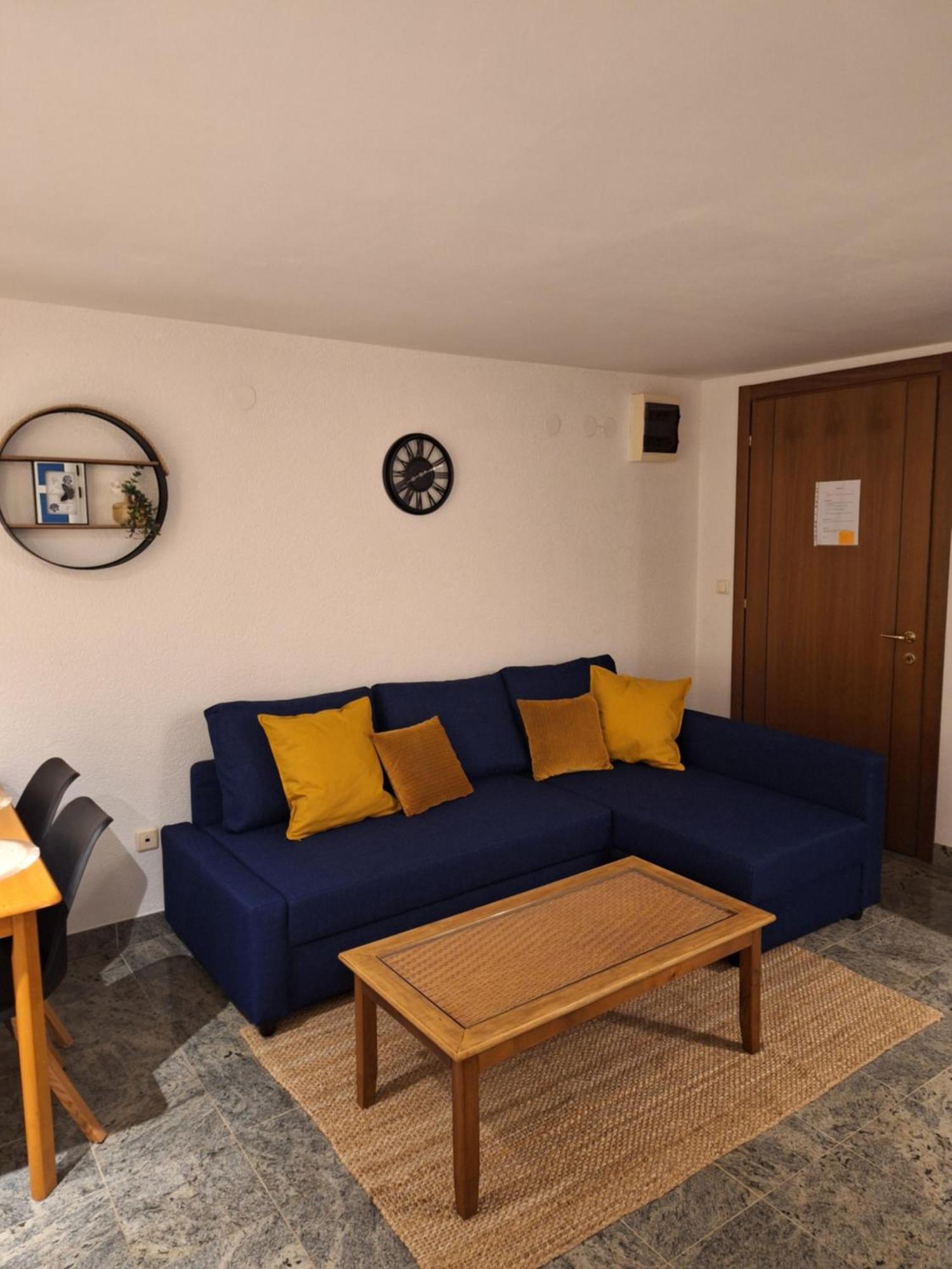 Apartments Romana สลาทิเน ภายนอก รูปภาพ