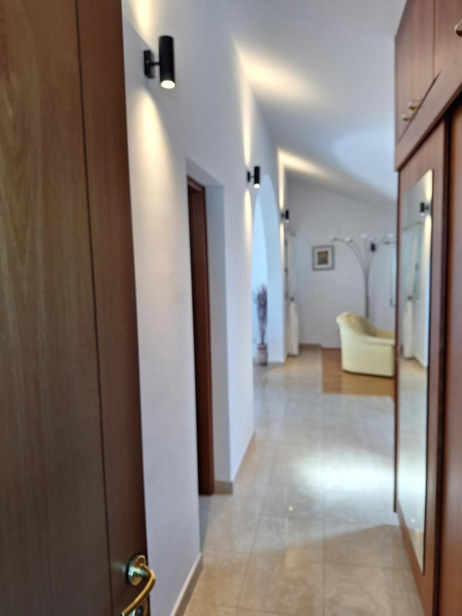 Apartments Romana สลาทิเน ภายนอก รูปภาพ