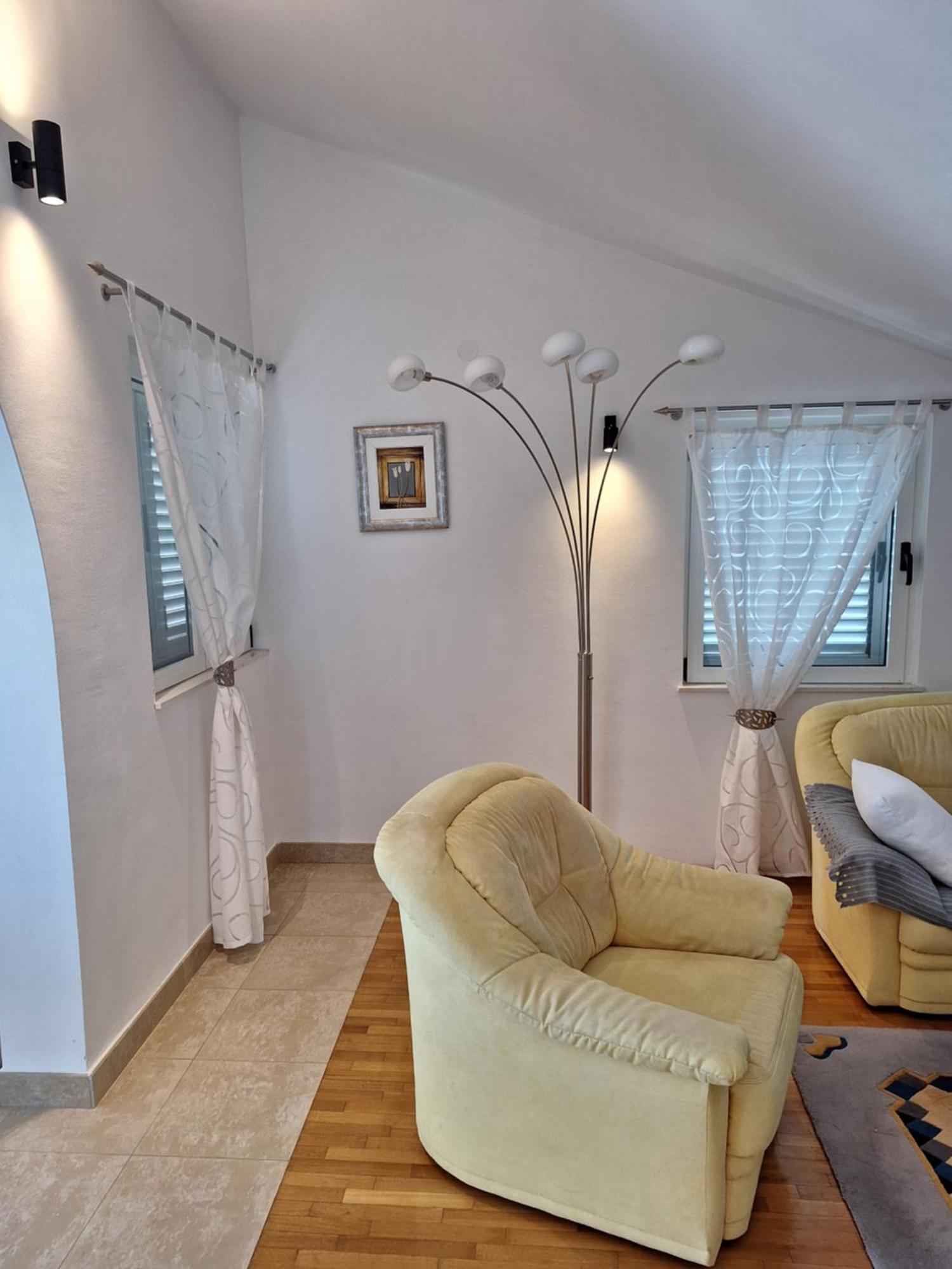 Apartments Romana สลาทิเน ภายนอก รูปภาพ