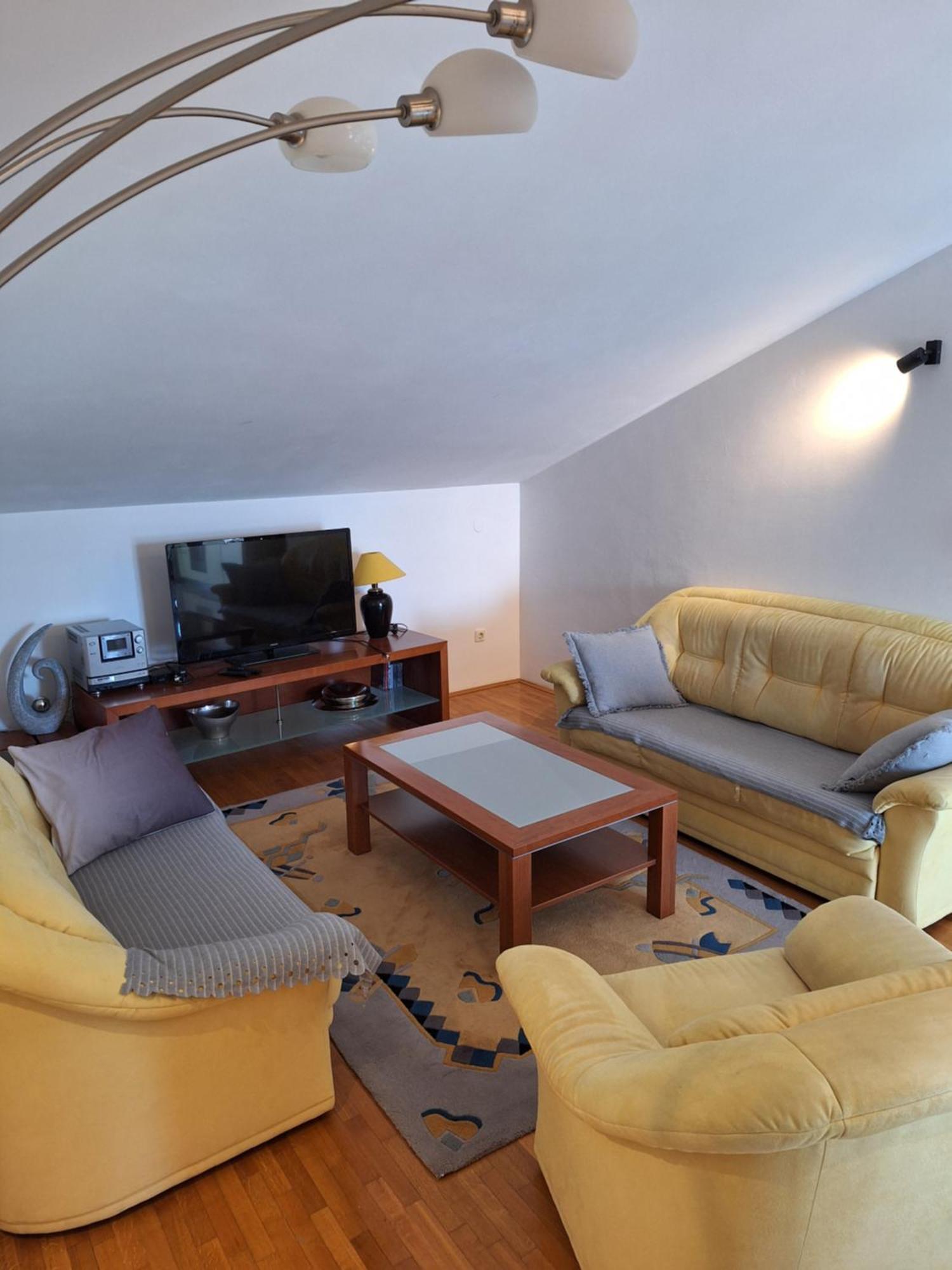 Apartments Romana สลาทิเน ภายนอก รูปภาพ