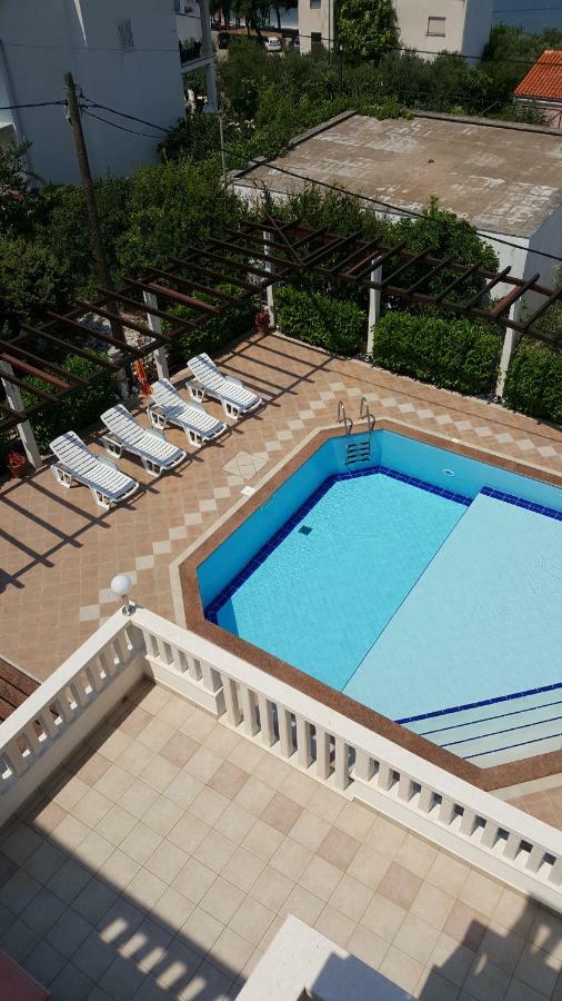 Apartments Romana สลาทิเน ภายนอก รูปภาพ